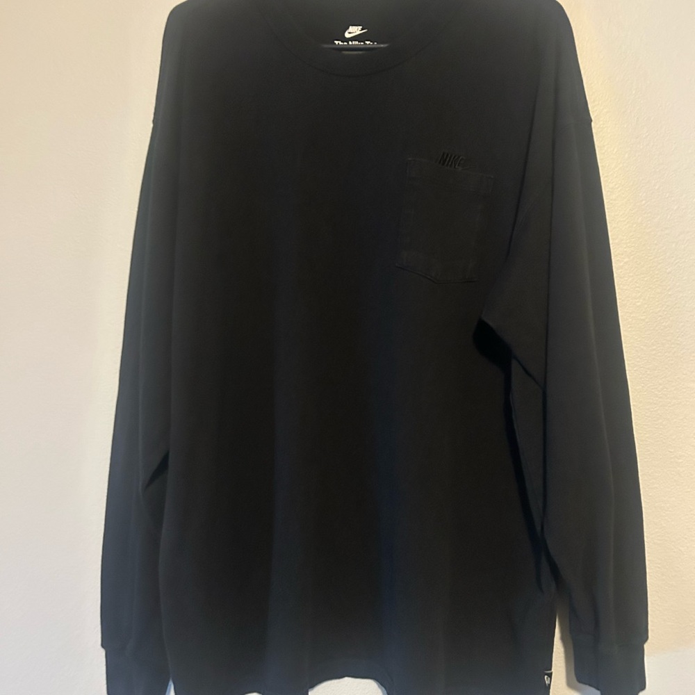 Nike Men's Dark Long Sleeve Tee